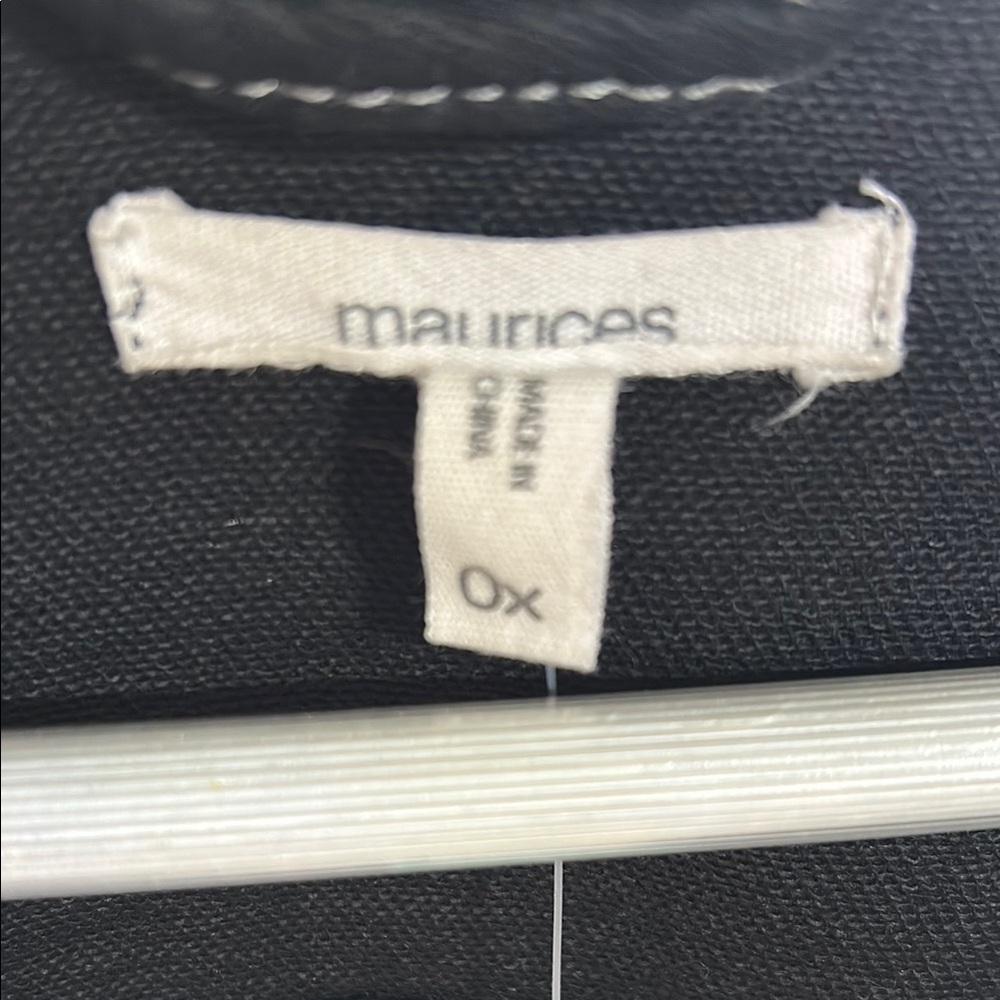 NEW WITH TAGS! ๐ Maurices Black Jean Jacket Classic Denim Style - Picture 2 of 9